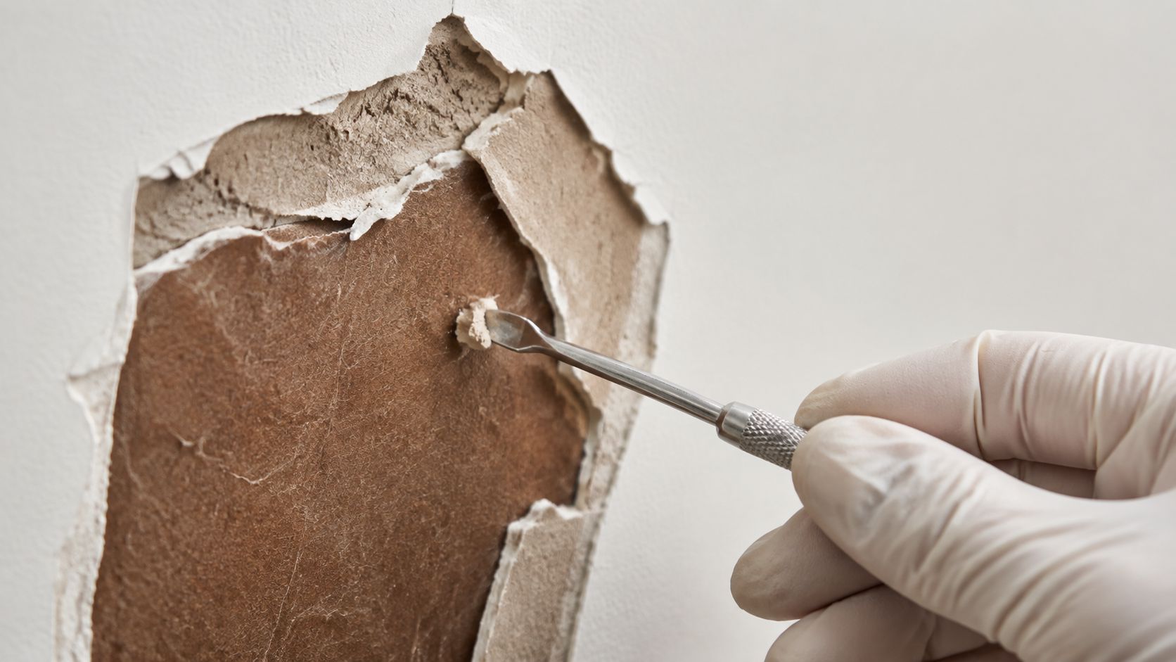 You are currently viewing Brown Drywall Asbestos: What the Color Really Means