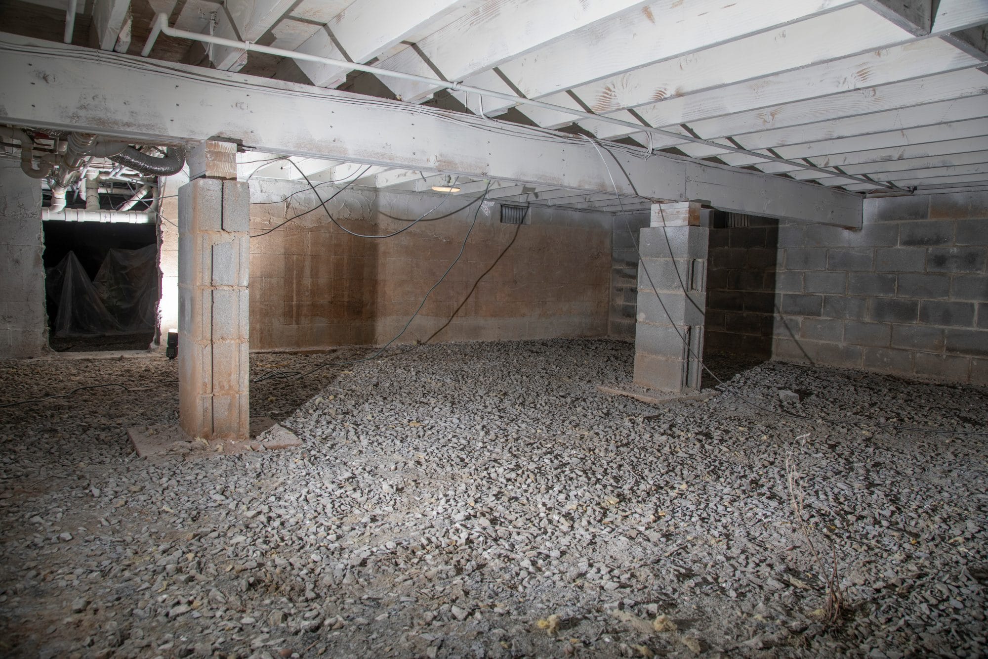 You are currently viewing How to Remove Mold From a Crawl Space
