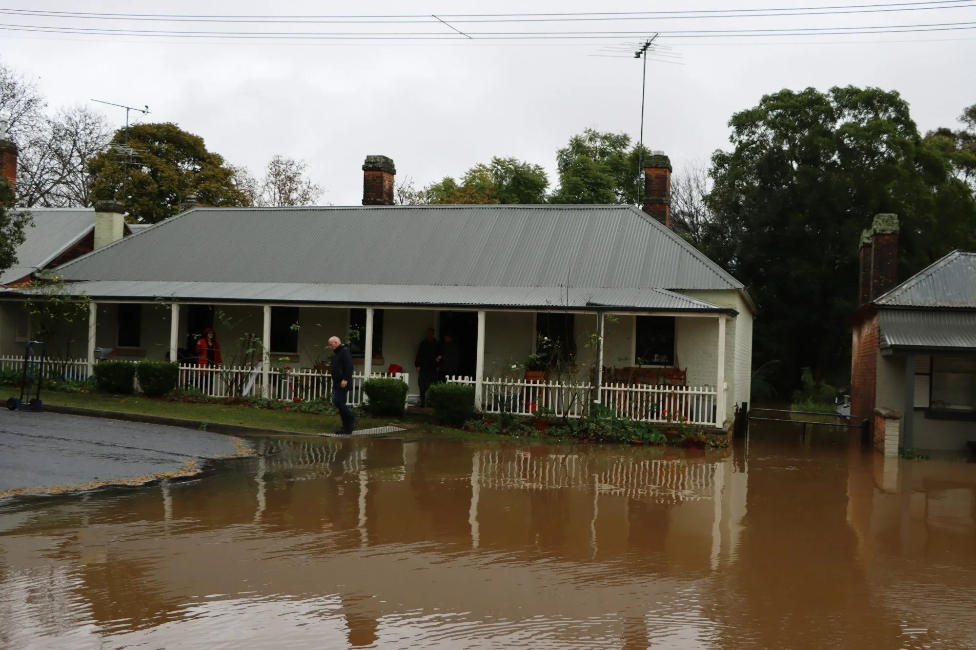 You are currently viewing What do I do if my house sustained water damage?